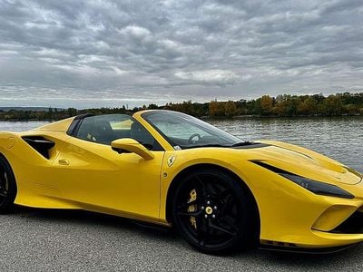 Gelb Gebraucht 2022 Ferrari F8 Cabrio | € 498.000