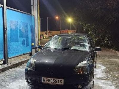 Schwarz Gebraucht 2001 Renault Clio II Expression Limousine | € 950 (Fairer Preis)