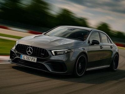 Grau Gebraucht 2020 Mercedes A180 Limousine | € 20.990 (Fairer Preis)