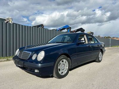 Mercedes E200