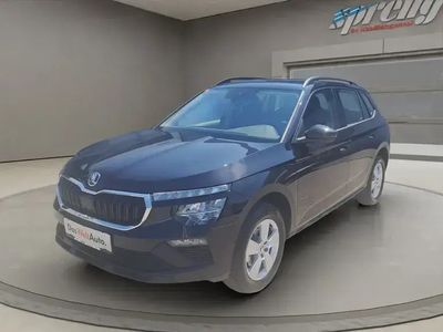 Schwarz metallicperleffektno Gebraucht 2024 Skoda Kamiq Essence SUV | € 24.499 (Fairer Preis)