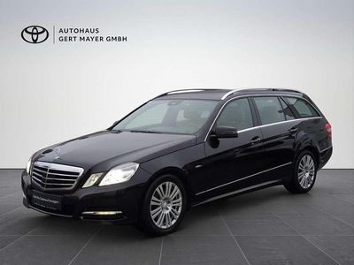 Schwarz Gebraucht 2011 Mercedes E200 Avantgarde Kombi | € 14.990 (Etwas zu teuer)