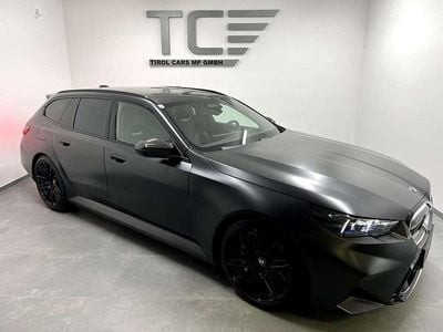 Grau Gebraucht 2025 BMW M5 Comfort Edition Kombi | € 149.990
