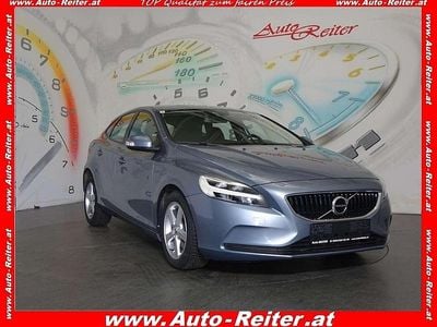 Blau Gebraucht 2018 Volvo V40 Kinetic Kombi | € 15.990