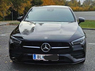 Schwarz Gebraucht 2021 Mercedes E250 AMG line Coupé | € 31.600