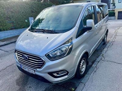 Silber Gebraucht 2020 Ford Tourneo Titanium Van / Kleinbus | € 32.000 (Guter Preis)