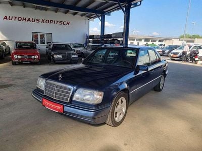Gebraucht Mercedes E200 136 PS (100 kW) 1994 Blau Limousine