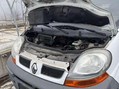 Gebraucht Renault Trafic Expression 101 PS (74 kW) 2005 Weiß Van / Kleinbus
