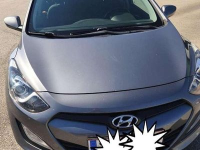 Grau Gebraucht 2013 Hyundai i30 Limousine | € 7.000 (Etwas zu teuer)