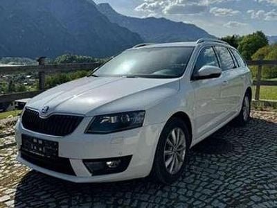 Weiß Gebraucht 2015 Skoda Octavia Ambition Kombi | € 9.900 (Fairer Preis)
