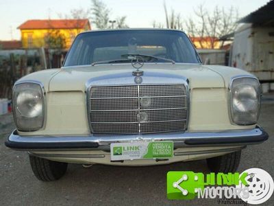 Gebraucht Mercedes 220 105 PS (77 kW) 1971 Beige Limousine