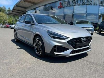 Shimmering silver Gebraucht 2023 Hyundai i30 N Line | € 33.490 (Teuer)