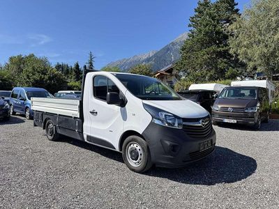 Weiß Gebraucht 2017 Opel Vivaro Van / Kleinbus | € 14.000