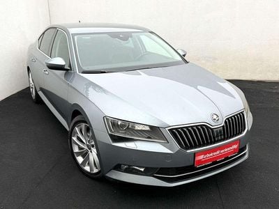 Gebraucht Skoda Superb Style 150 PS (110 kW) 2016 Grau Kleinwagen