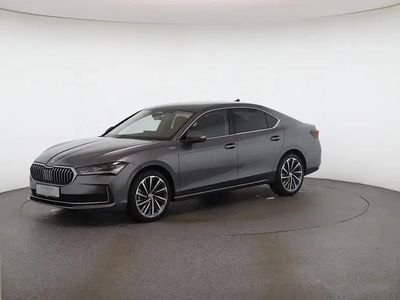 Mittelgrau metallic Gebraucht 2025 Skoda Superb LAURIN & KLEMENT | € 47.990
