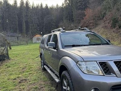 Grau Gebraucht 2014 Nissan Navara Abholung | € 13.500