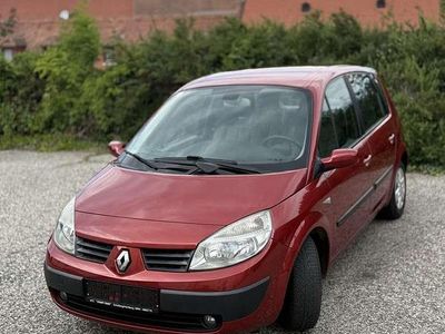 Rot Gebraucht 2006 Renault Scénic Van / Kleinbus | € 2.100