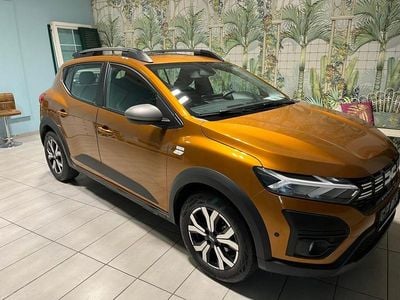 Mittelorange metallic Gebraucht 2023 Dacia Lodgy Van / Kleinbus | € 15.950