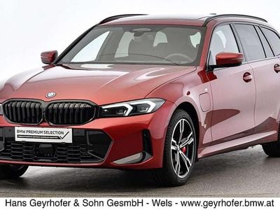 Rot Gebraucht 2024 BMW 330e Shadowline Kombi | € 55.980