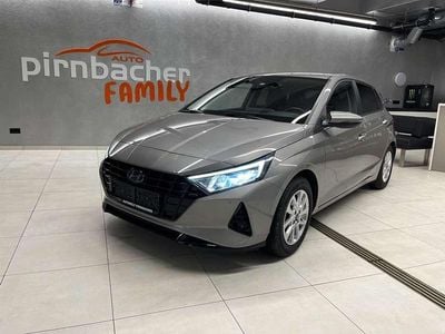 Gebraucht Hyundai i20 84 PS (61 kW) 2021 Gold Limousine