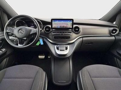 Weiß Gebraucht 2022 Mercedes V300 AMG Van / Kleinbus | € 71.339 (Fairer Preis)
