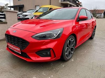 Rot Gebraucht 2018 Ford Focus ST-Line Limousine | € 10.990 (Fairer Preis)