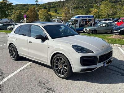 Grau Gebraucht 2021 Porsche Cayenne SUV | € 76.000