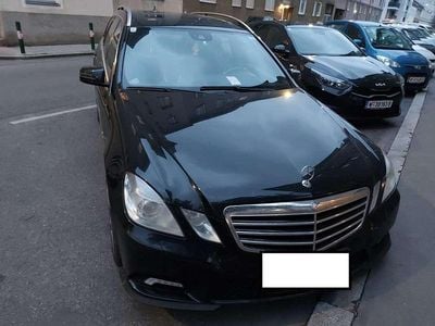 Schwarz Gebraucht 2011 Mercedes E350 Edition Kombi | € 7.000