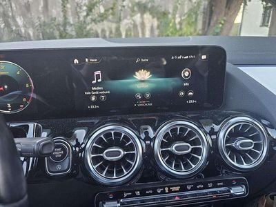 Schwarz Gebraucht 2020 Mercedes B220 Van / Kleinbus | € 33.390