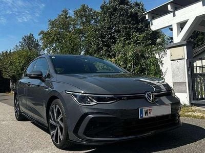 Grau Gebraucht 2021 VW Golf VIII R-line Kleinwagen | € 23.400 (Fairer Preis)