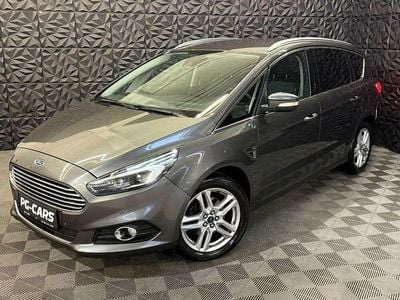 Grau Gebraucht 2015 Ford S-MAX Titanium Van / Kleinbus | € 18.990
