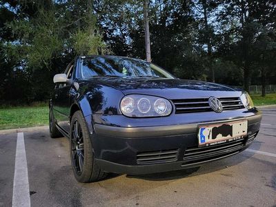 Blau Gebraucht 1998 VW Golf Coupé | € 3.700