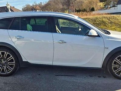 Gebraucht Opel Insignia Country Tourer 163 PS (119 kW) 2014 Weiß Kombi