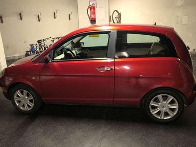 Rot Gebraucht 2006 Lancia Ypsilon Kleinwagen | € 800
