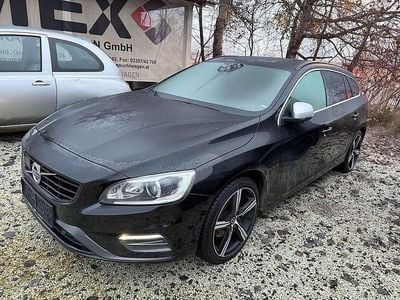 Schwarz Gebraucht 2017 Volvo V60 R-Design Momentum Kombi | € 8.999 (Superpreis)