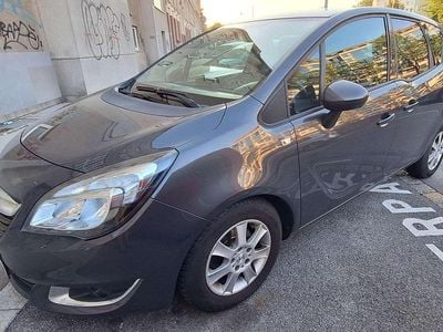 Grau Gebraucht 2016 Opel Meriva Edition Van / Kleinbus | € 7.500 (Guter Preis)