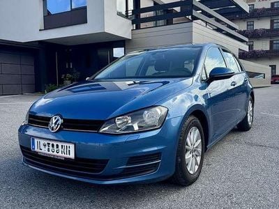 Blau Gebraucht 2013 VW Golf Comfortline Limousine | € 9.990 (Etwas zu teuer)