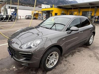 Grau Gebraucht 2014 Porsche Macan S SUV | € 18.820 (Teuer)