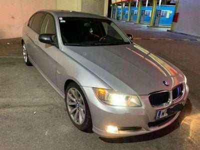 Silber Gebraucht 2008 BMW 318 Limousine | € 9.000