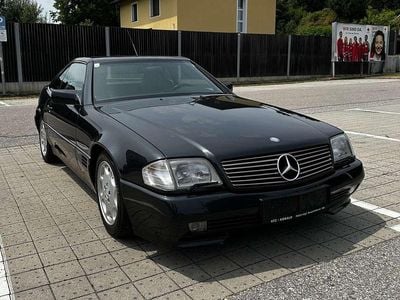 Schwarz Gebraucht 1991 Mercedes SL300 Cabrio | € 24.999