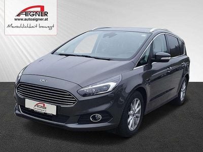 Grau Gebraucht 2016 Ford S-MAX Titanium Van / Kleinbus | € 22.490