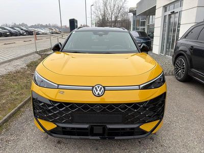 Neu VW T-Roc R-line 150 PS (110 kW) 2026 Mittelgelb  normal SUV