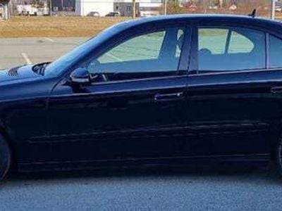 Mercedes E200