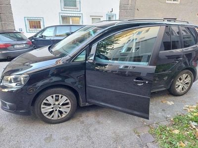 Schwarz Gebraucht 2013 VW Touran Van / Kleinbus | € 5.500