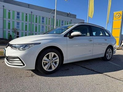 Gebraucht VW Golf VIII Life 110 PS (80 kW) 2022 Weiß Kombi