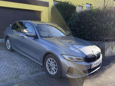 Grau Gebraucht 2023 BMW 318 Comfort Edition Limousine | € 39.999 (Fairer Preis)