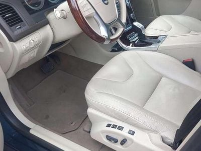 Blau Gebraucht 2012 Volvo XC60 R-Design SUV | € 14.440 (Fairer Preis)