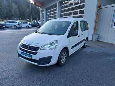 Weiß Gebraucht 2018 Peugeot TePee Active Kombi | € 12.900
