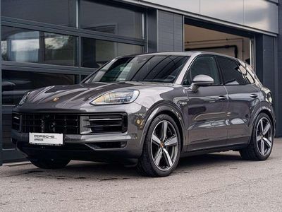 Grau Gebraucht 2024 Porsche Cayenne SUV | € 109.900 (Etwas zu teuer)