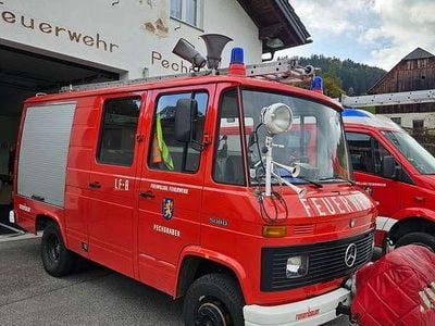 Rot Gebraucht 1983 Mercedes T2 Van | € 10.000